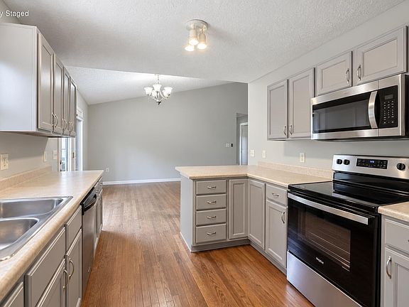 5th image of 2218 Gribble Dr