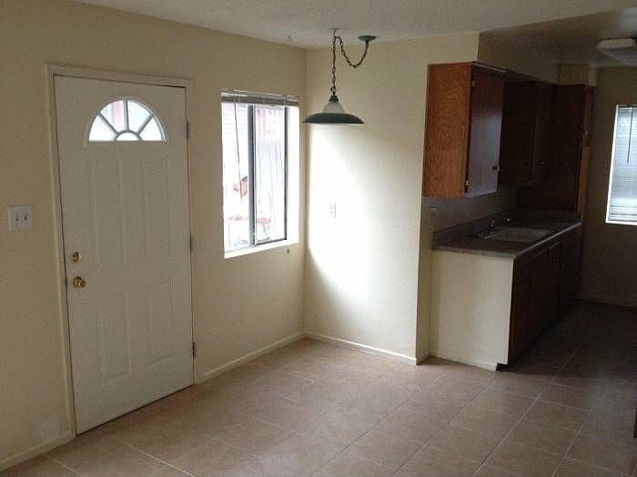 Kitchen/Entrance
