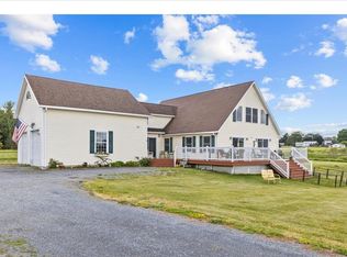 9 Old Marsh Rd, Grand Isle, VT 05458