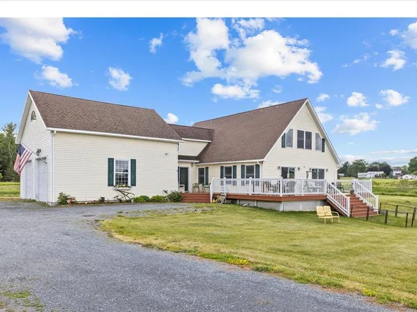 9 Old Marsh Road, Grand Isle, VT 05458