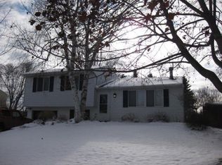 7 Blossomdale Cir, Hamlin, NY 14464