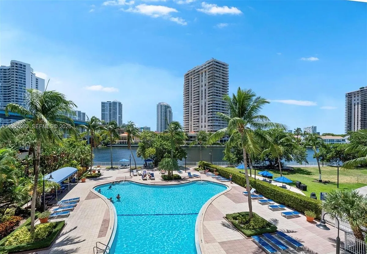 Building Photo - 19390 Collins Ave #1623