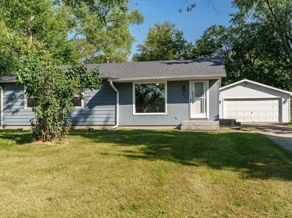 5072 Hutchison Dr, South Beloit, IL 61080
