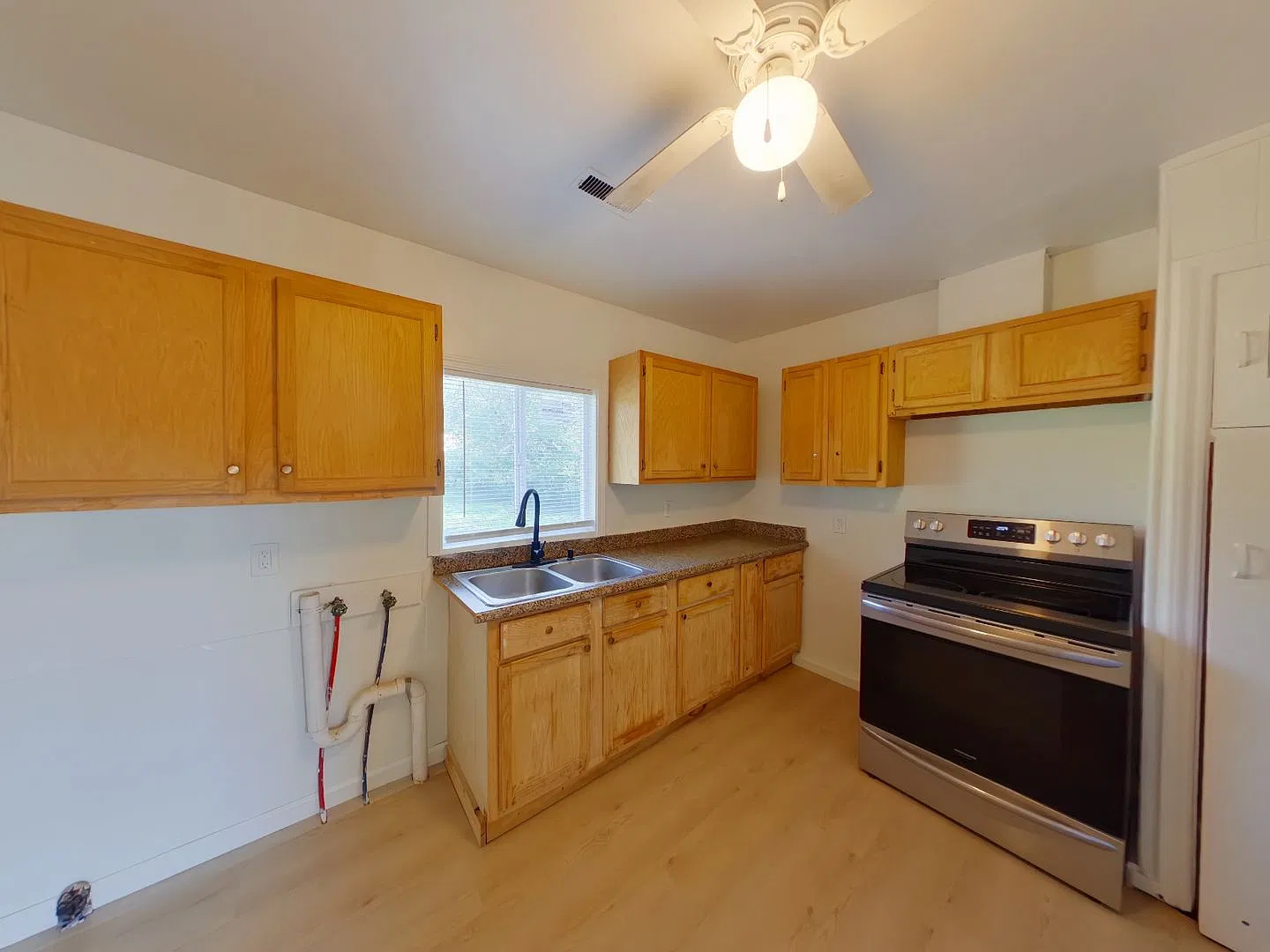 Updated 2 Bed 1 Bath — Photo 4