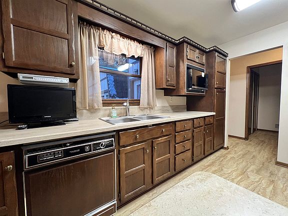 5th image of 1298 N Cummings Rd