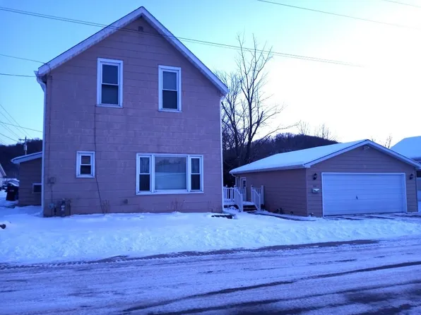 400 Church St, Bellevue, IA 52031