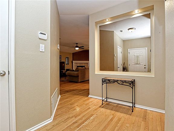 5th image of 1502 Julianas Way