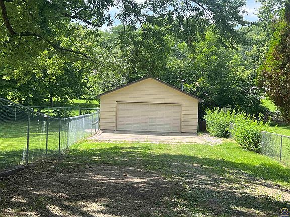 3rd image of 6029 NW Westbrooke Dr