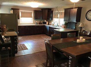 801 Sherman Dr, Bartelso, IL 62218