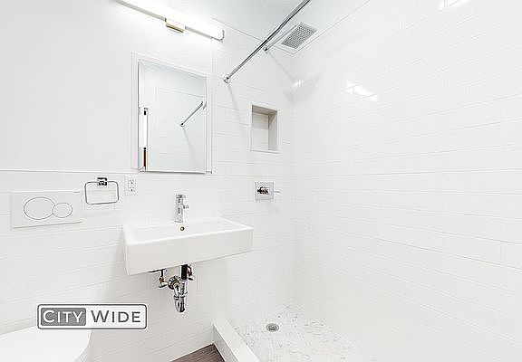 4th image of 37 1/2 Bedford St #1B