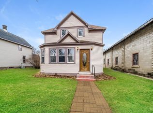 916 1st Ave, Gibbon, MN 55335