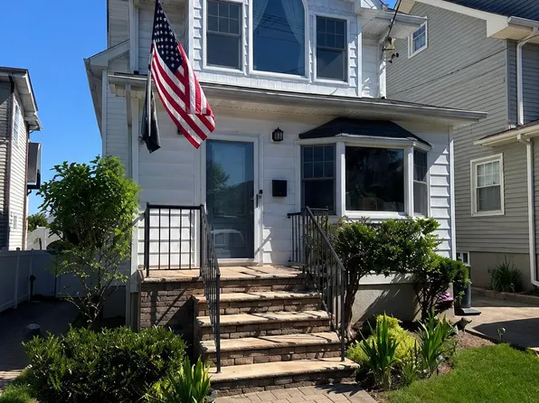 151 Mathews Ave, Staten Island, NY 10310