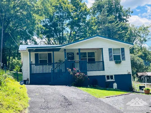 228 Maple View Rd, Bluefield, WV 24701