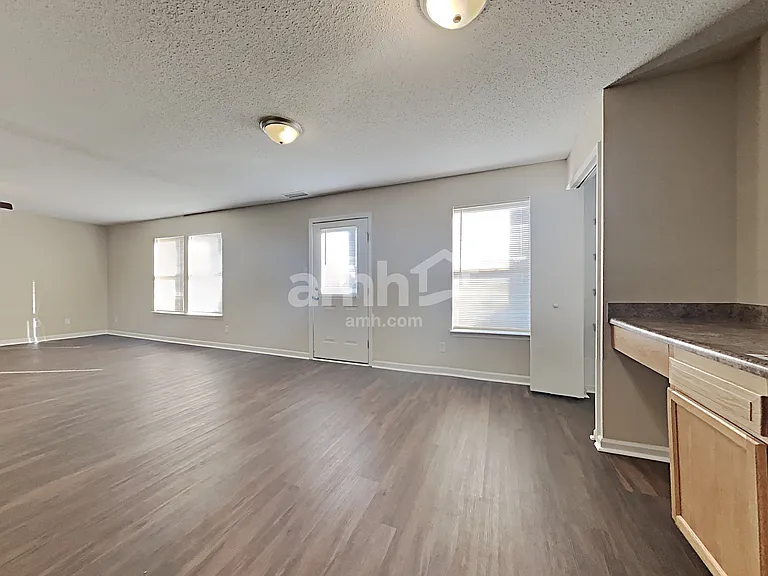 34 Frostwood Ln — Photo 5
