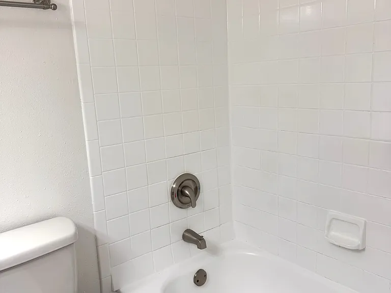 Unit 212 1 Bed/bath now available!