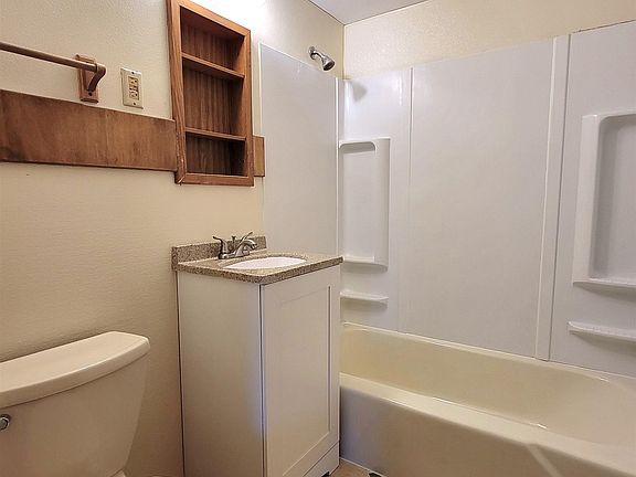 3rd image of 2507 Holmes St