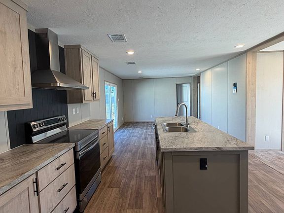 2nd image of 2418 Douglas Rd #38