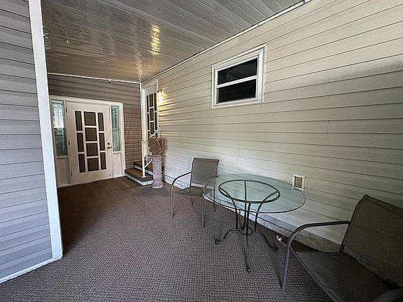 3rd image of 196 Palm Meadows Dr
