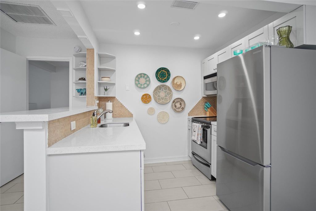 3212 NE 12th Street #203, photo 9