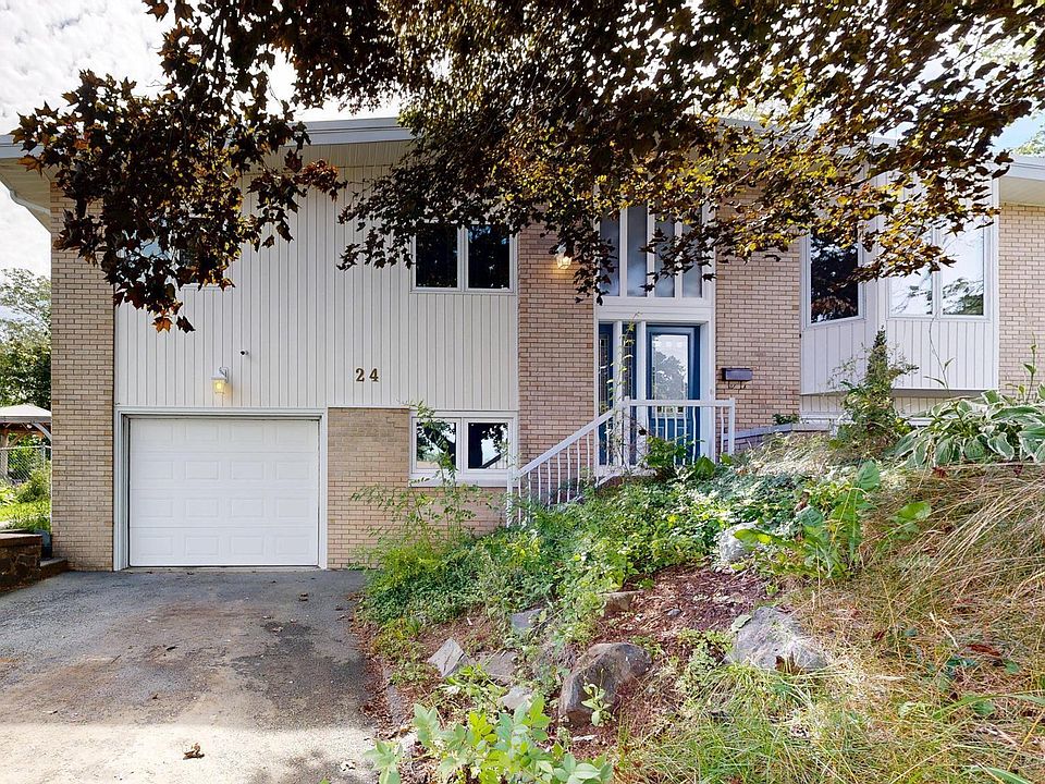 1st image of 24 Deepwood Cres