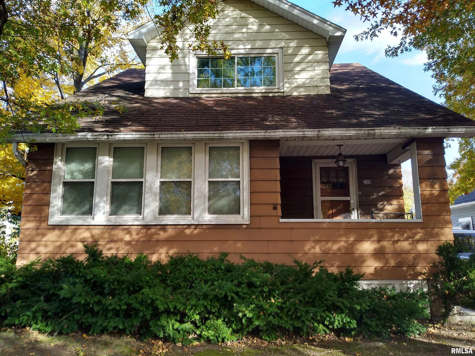 206 Meyers St photo 1