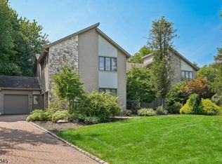 56 Roosevelt Blvd, North Caldwell Boro, NJ 07006