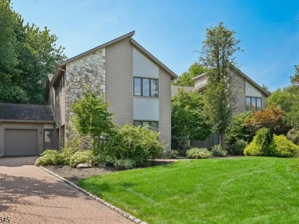56 Roosevelt Blvd, North Caldwell Boro, NJ 07006