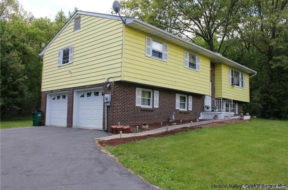 1st image of 28 Sharon Dr