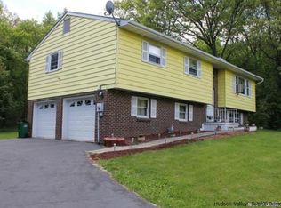 28 Sharon Dr, Lloyd, NY 12528