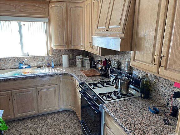4th image of 161-04 84th St