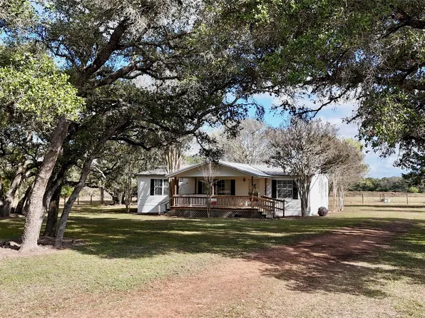 415 County Road 457, Hallettsville, TX 77964