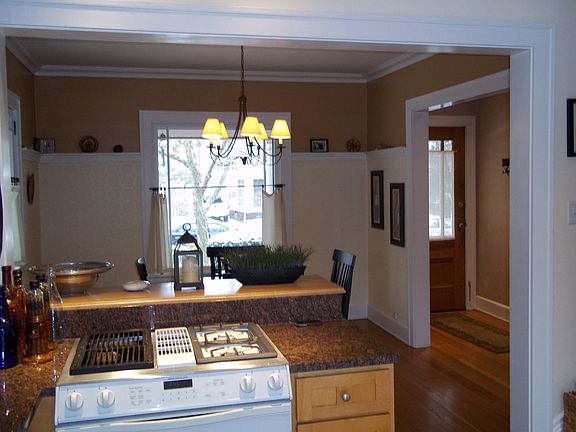 2nd image of 1095 Leedale Ave