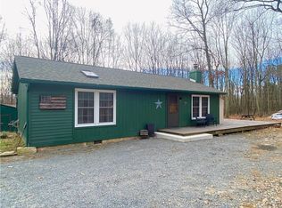 825 Lake Dr, Lehighton, PA 18235