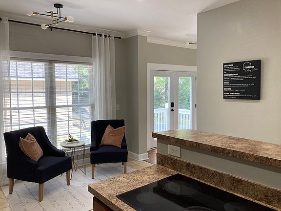 Kitchen / Common Area