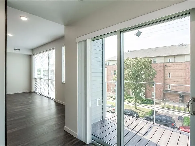 535 S Dubuque St — Photo 12