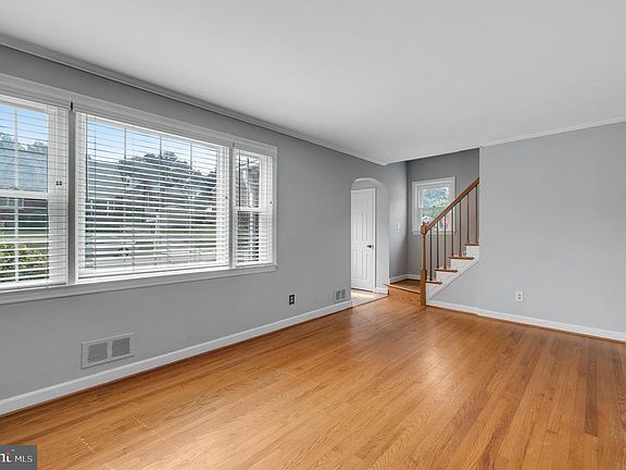 4th image of 8221 Analee Ave