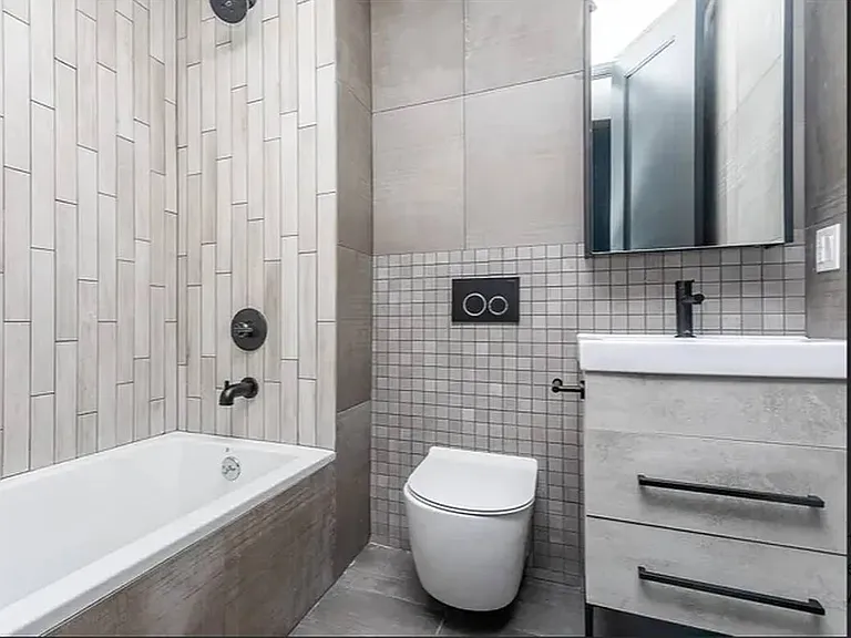 561 4th Ave #3 — Photo 4