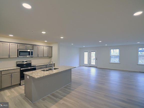 4th image of 7225 White Oak Blvd