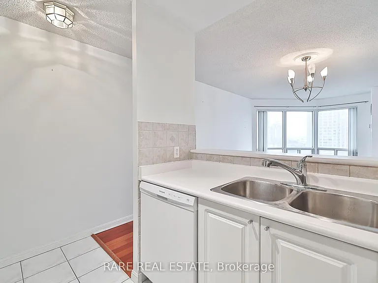 11 Lee Centre Dr #1016 — Photo 12