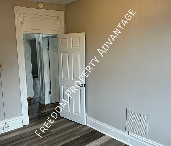 905 Cherokee St — Photo 13