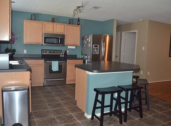 4th image of 705 Eagle Dr