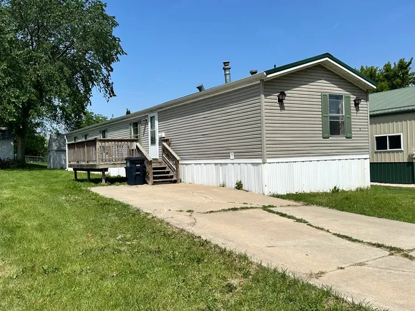 107 Wright St APT 1, Parkersburg, IA 50665