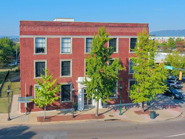 1301 Market St APT 210, Chattanooga, TN 37402