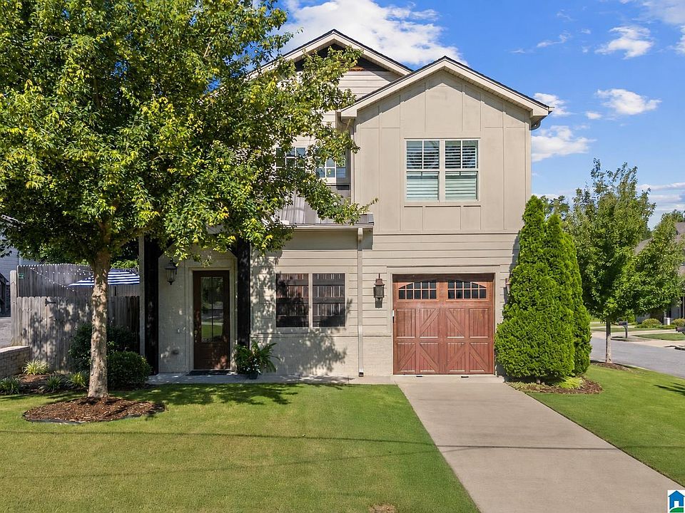1st image of 433 Edgewood Pl