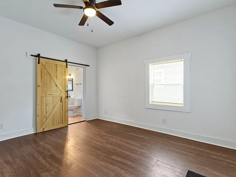 1413 S State Ave — Photo 13