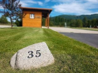 35 Sandtrap Ln, Blanchard, ID 83804