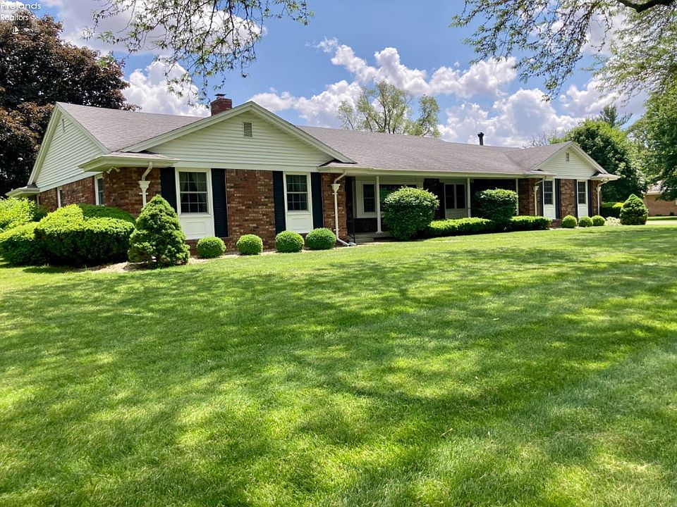 3058 Stuart Dr, Fostoria, OH 44830 Zillow