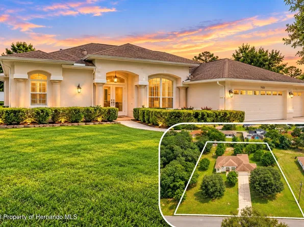 7420 Nightwalker Rd, Weeki Wachee, FL 34613