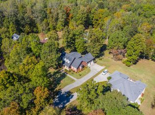 1287 Garton Rd, Burns, TN 37029