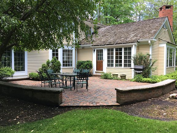 2nd image of 31800 Burlwood Dr
